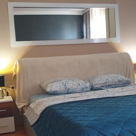 Apartment Stan na dan Nis Bagian luar foto