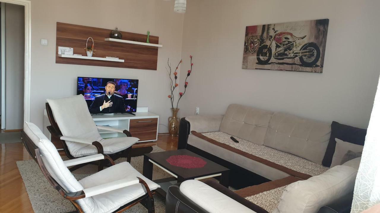 Apartment Stan na dan Nis Bagian luar foto