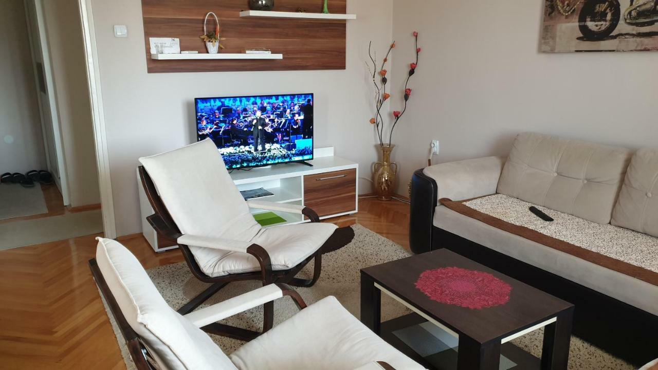Apartment Stan na dan Nis Bagian luar foto